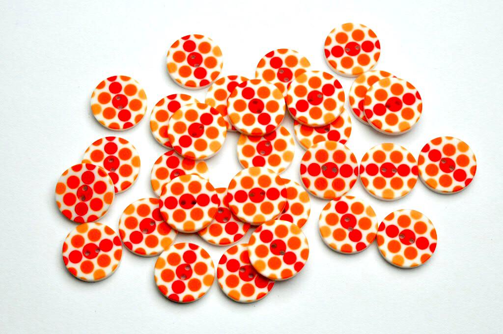 Knoflík dvoudírkový plastový 15 mm 358040