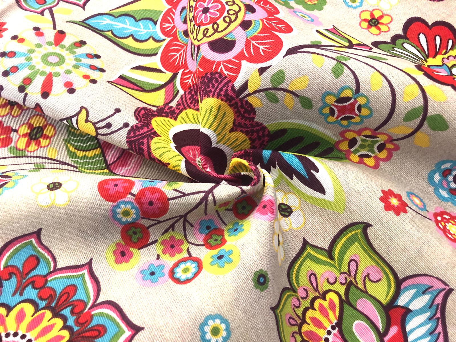 Bavlněná tkanina režná ornamentální kytky