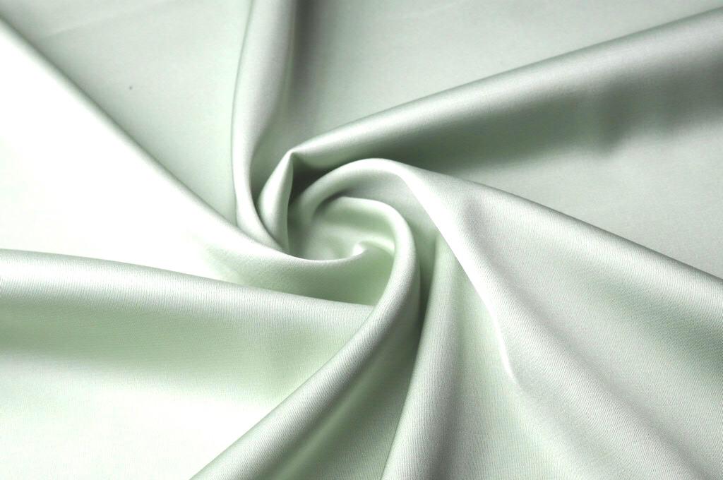 Umělé hedvábí / Silky lipově zelené