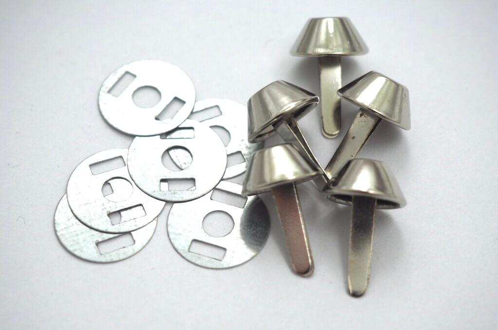 Hřeb dvojnožkový 12 x 22 s plíškem Materiál: nikl