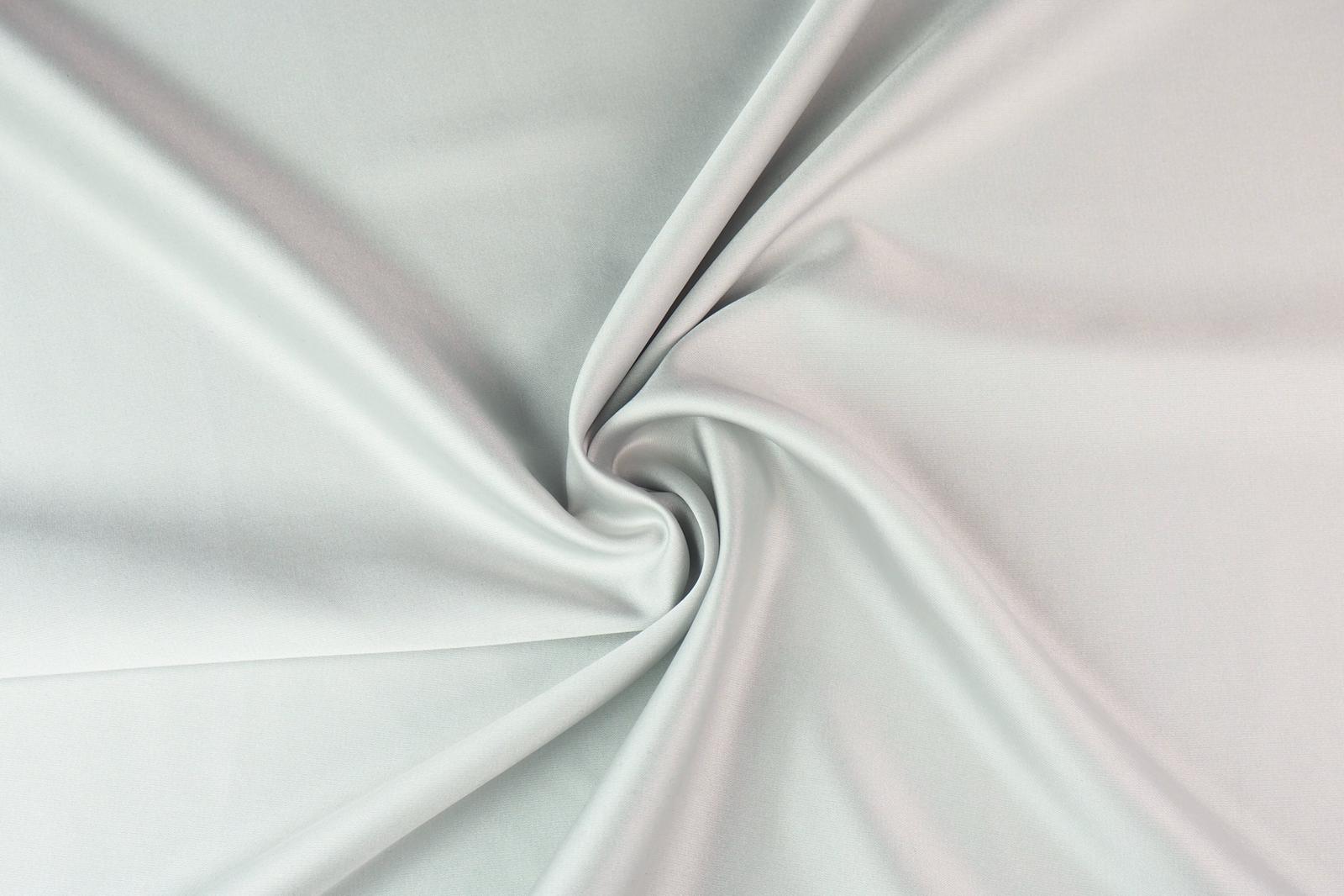 Umělé hedvábí / Silky stříbřitě šedé