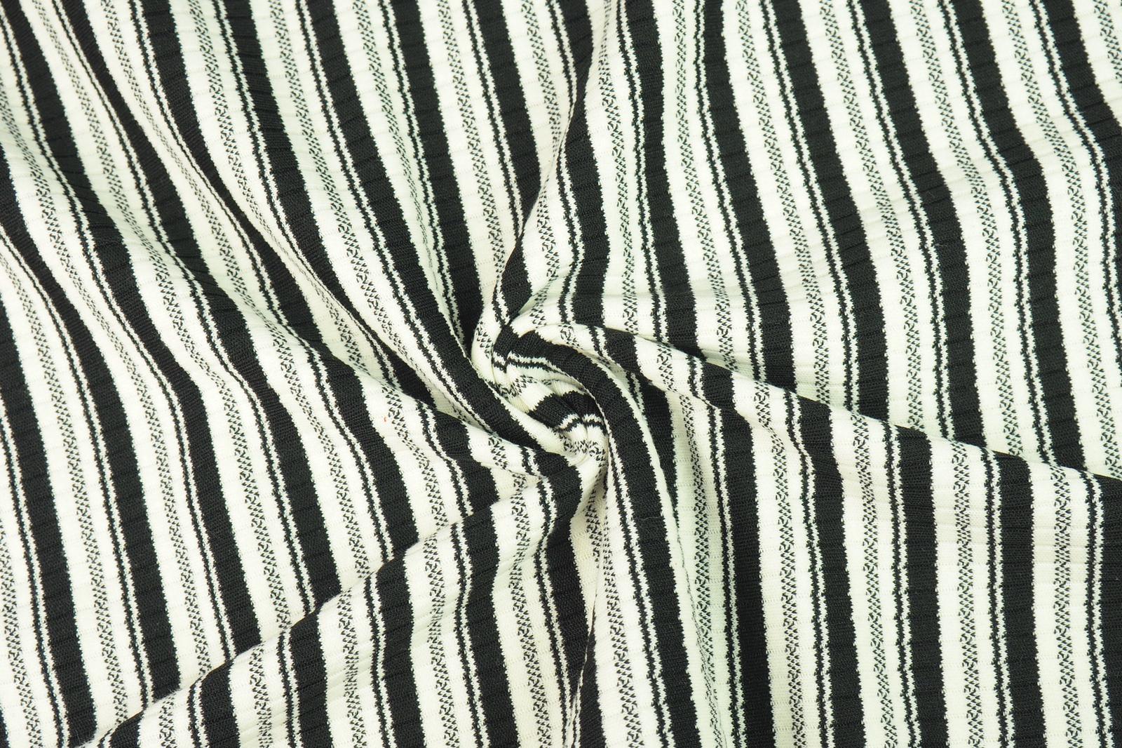 Úplet pruhy černobílé