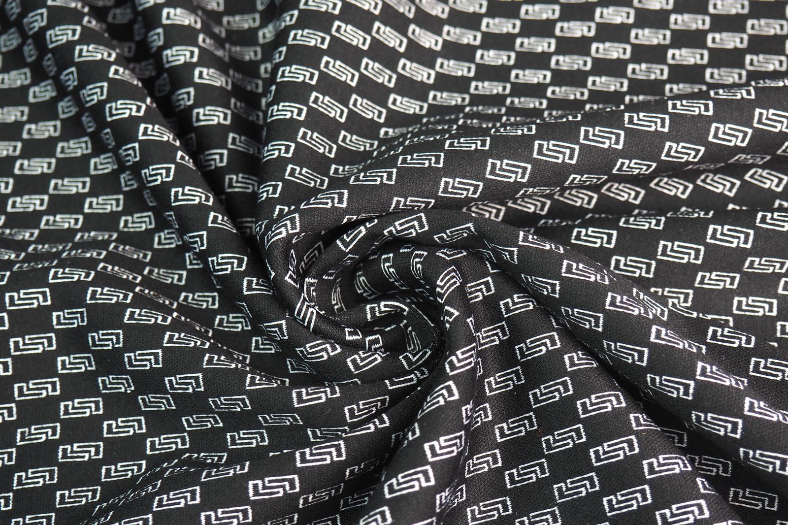 Úplet geometrie černobílá