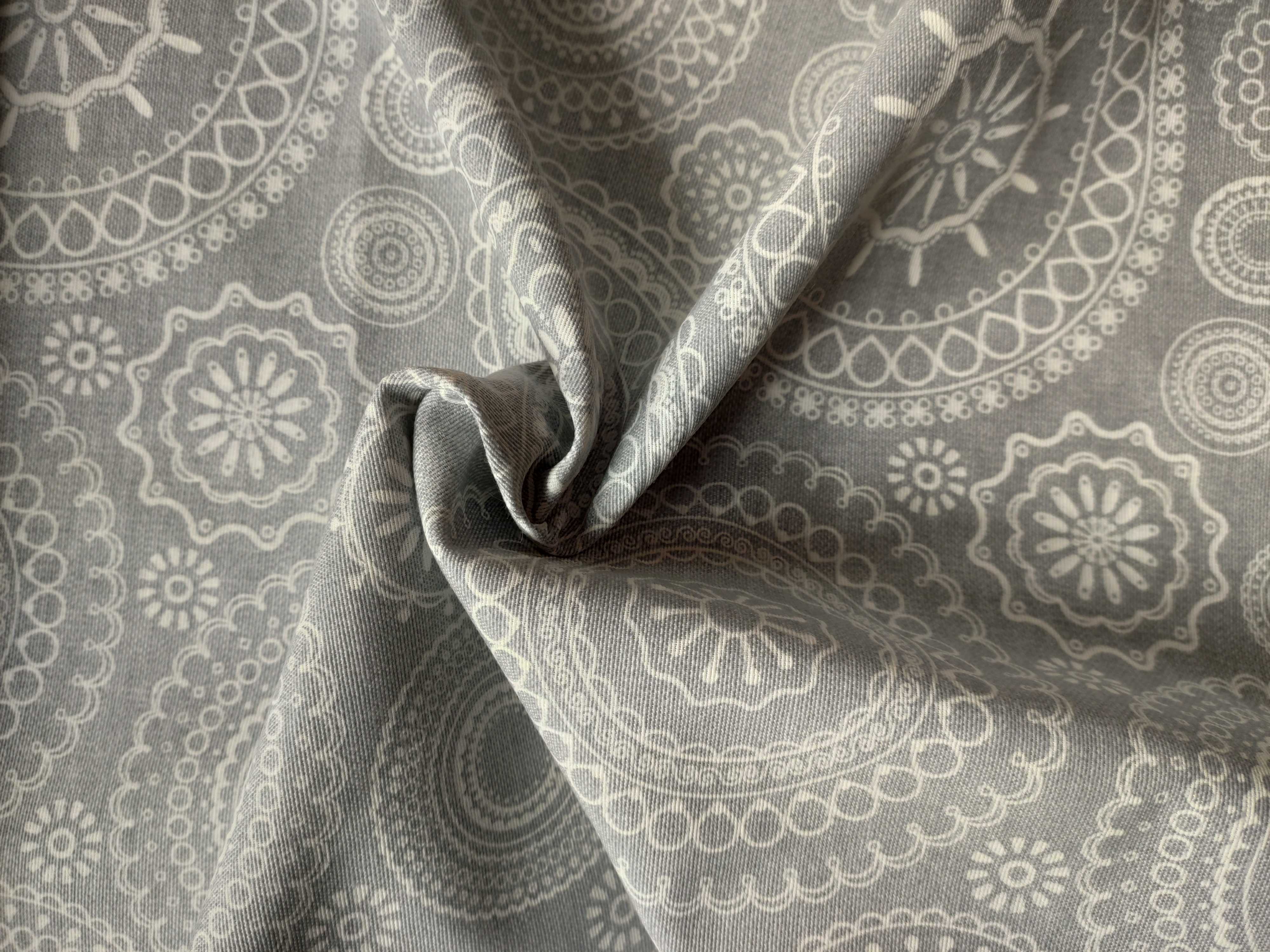 Bavlna režná mandaly bílé na šedé