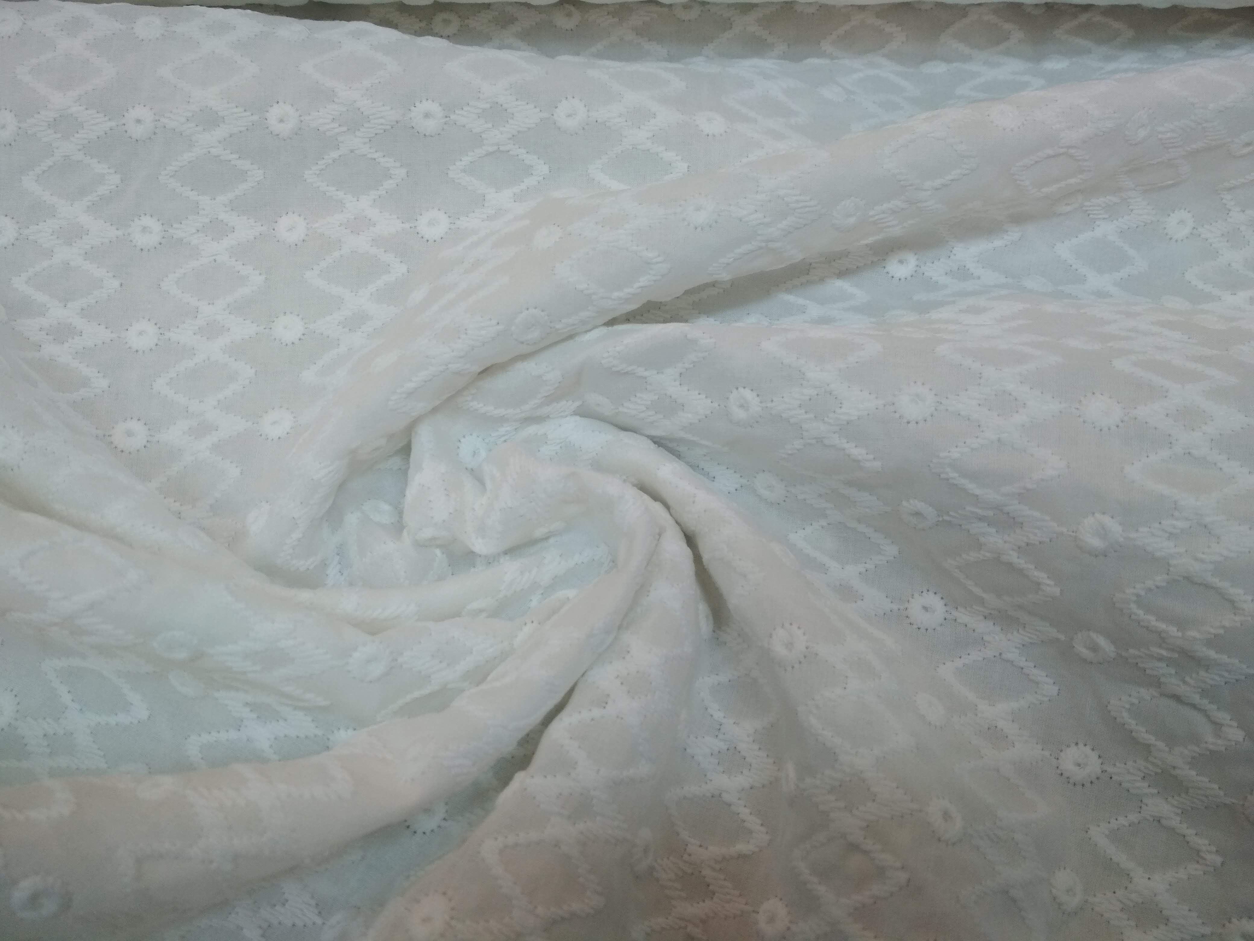 Madeira lomená bílá - indická