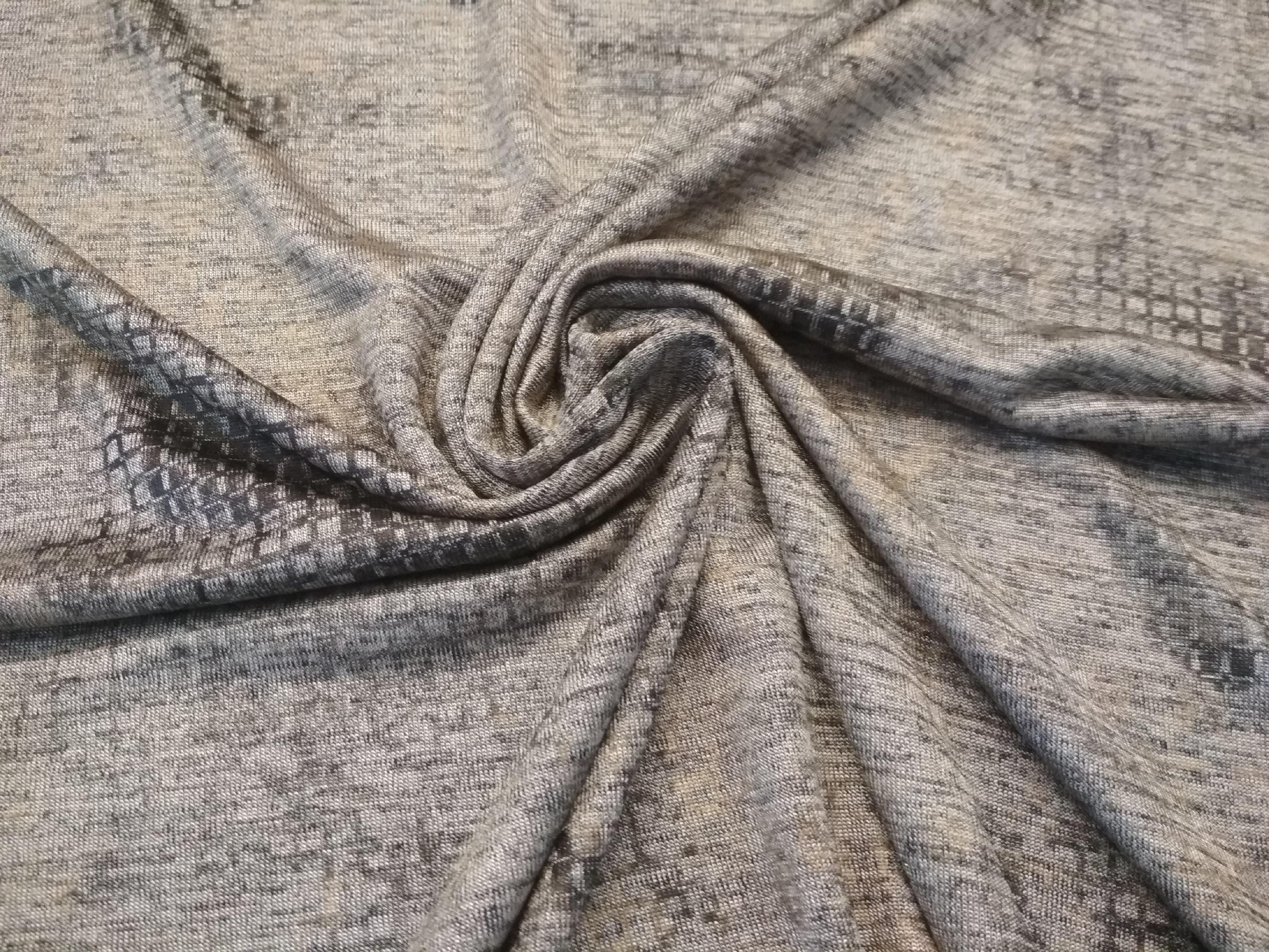 Úplet zlatočerné melé