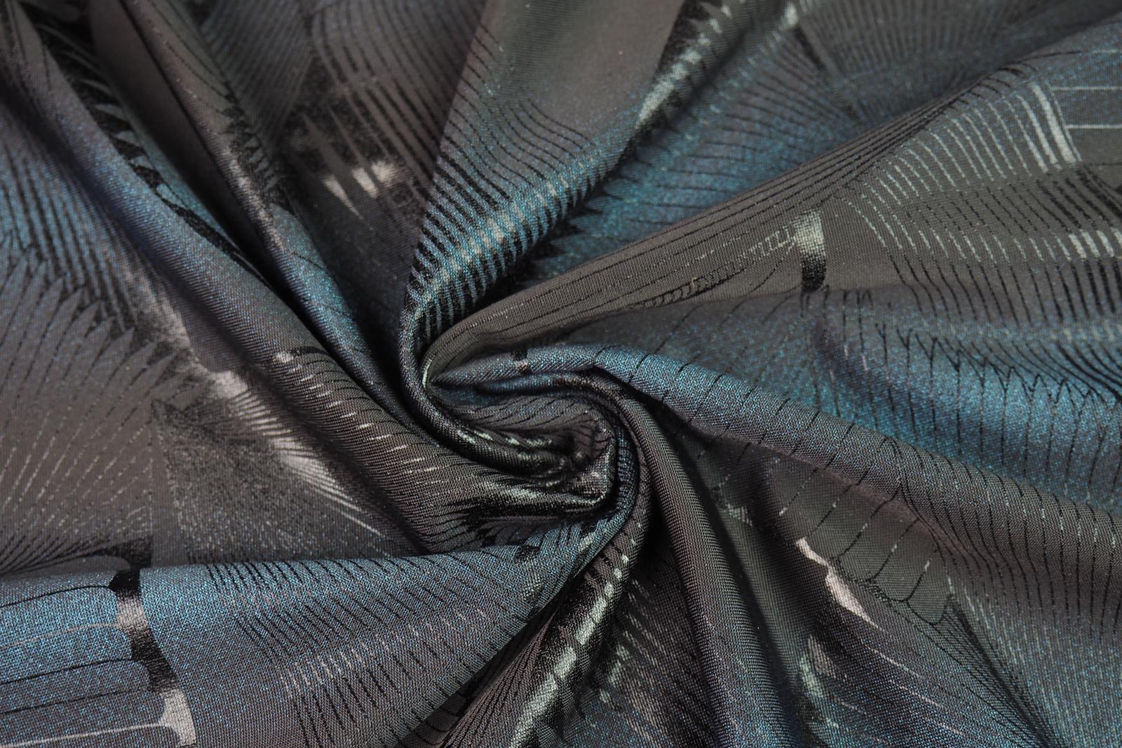 Plavkovina černá s nefritovým efektem