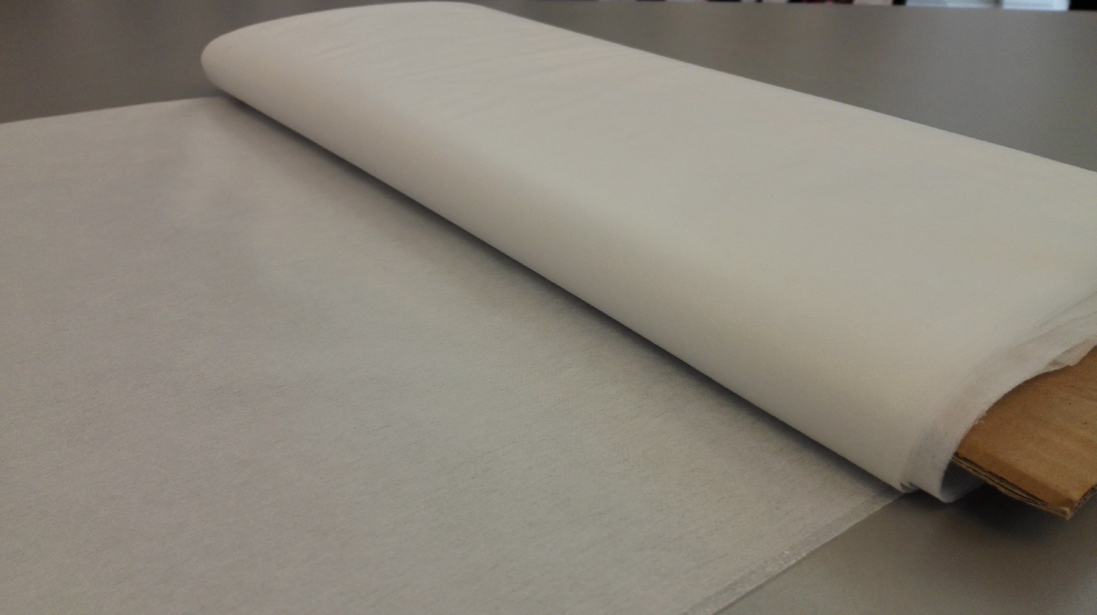 Vlizelín bílý lepící 34 g/m2