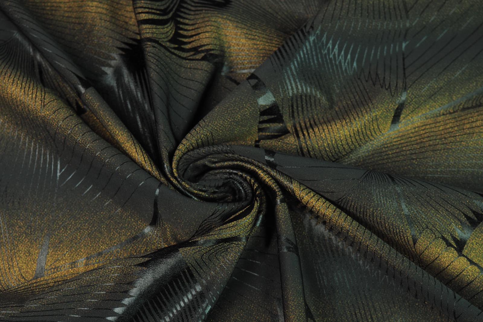 Plavkovina černá se zlatým efektem