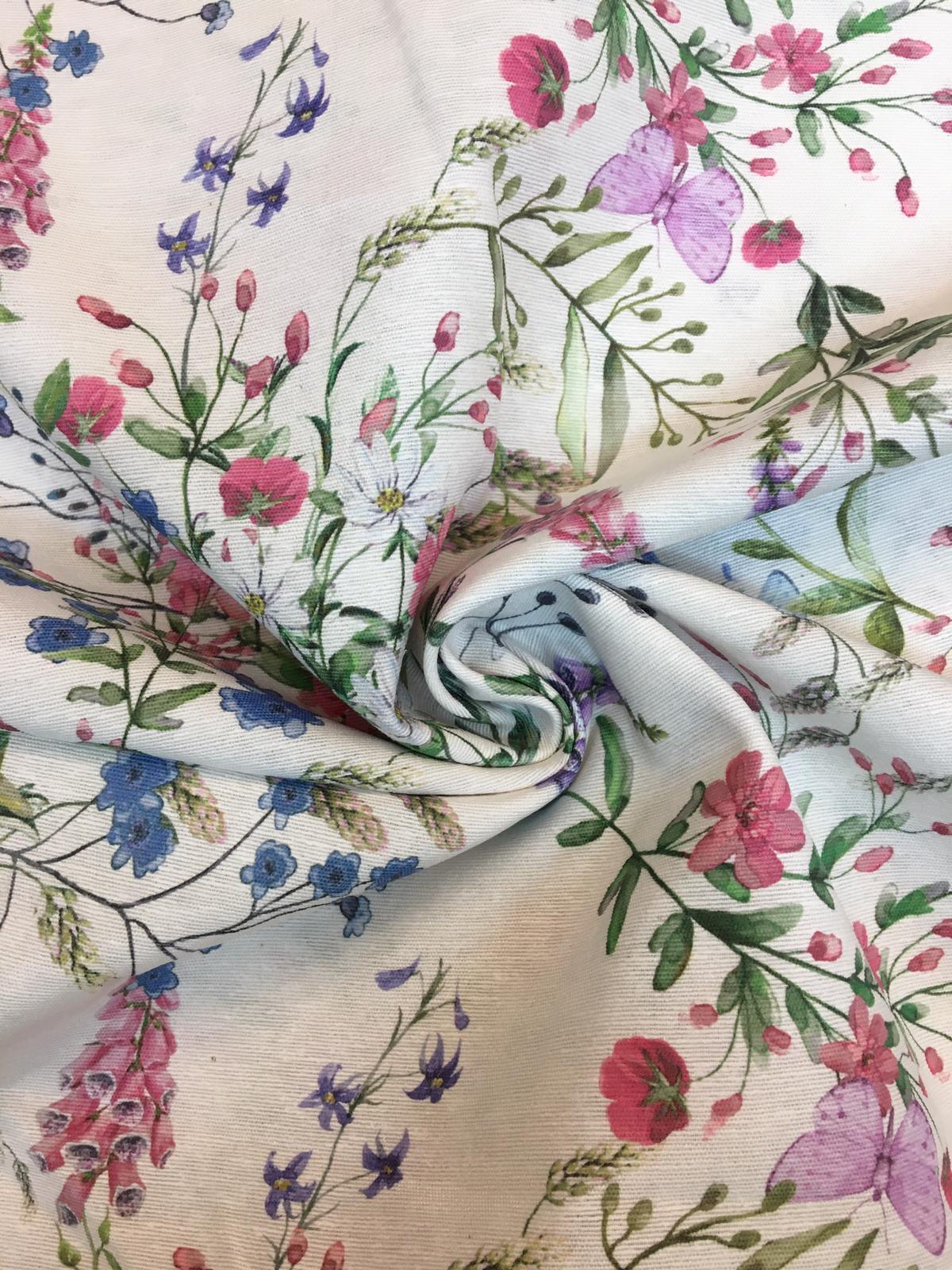 Bavlna režná květy a motýli na béžové