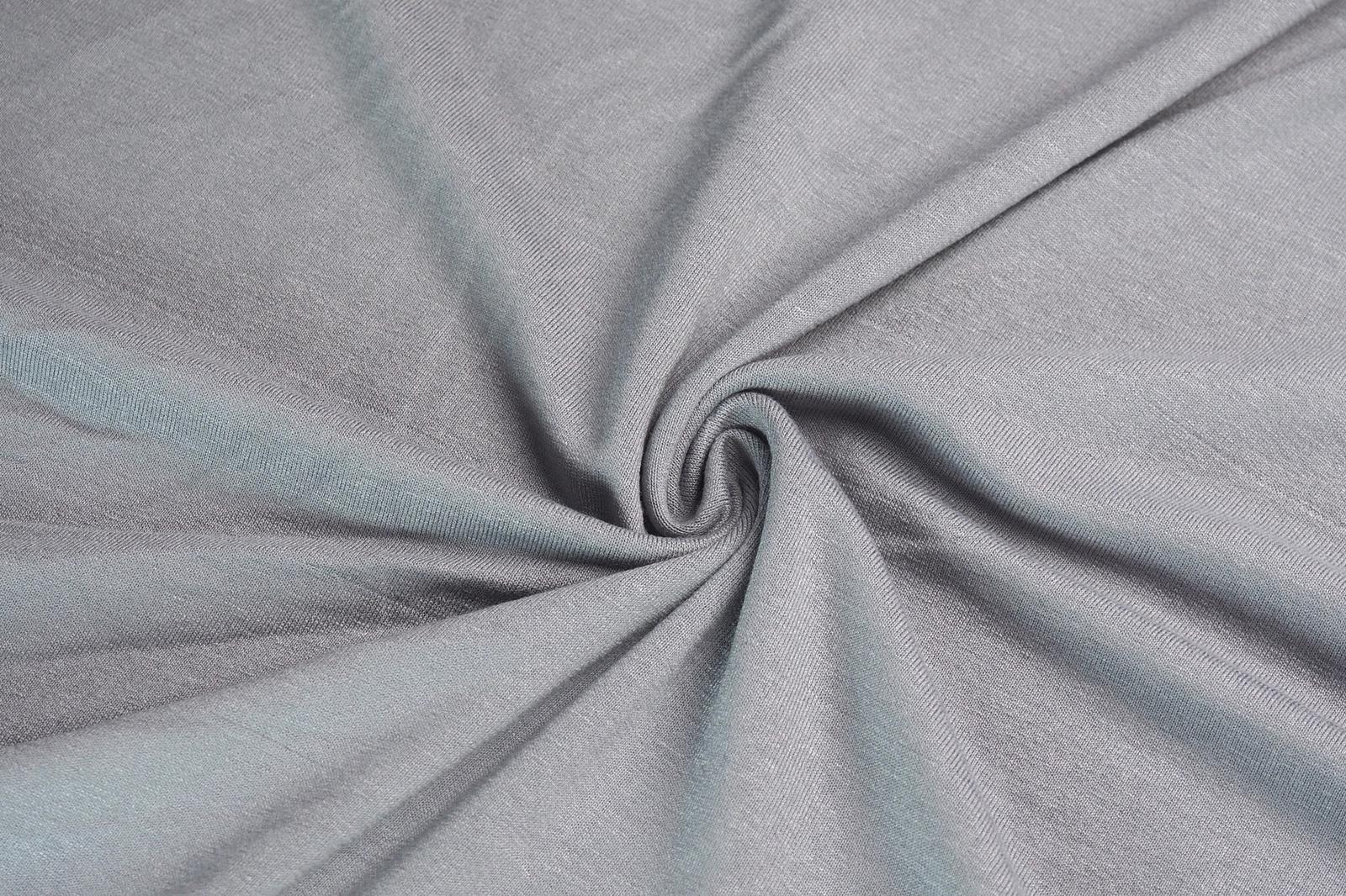 Viskozový úplet šedý