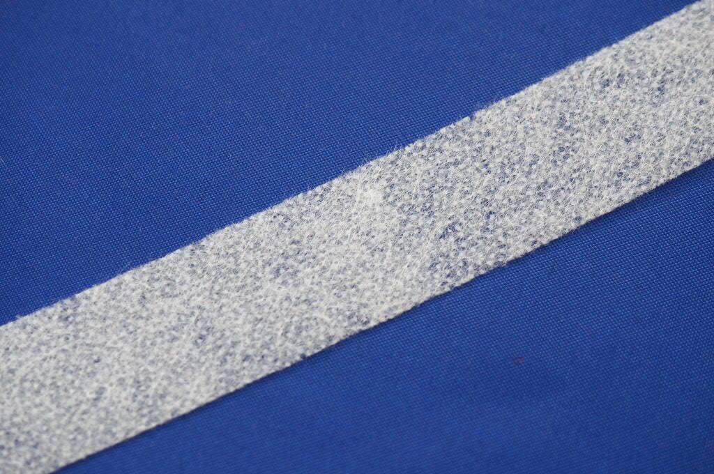 lepící pásek 3 cm  - 23g/m2