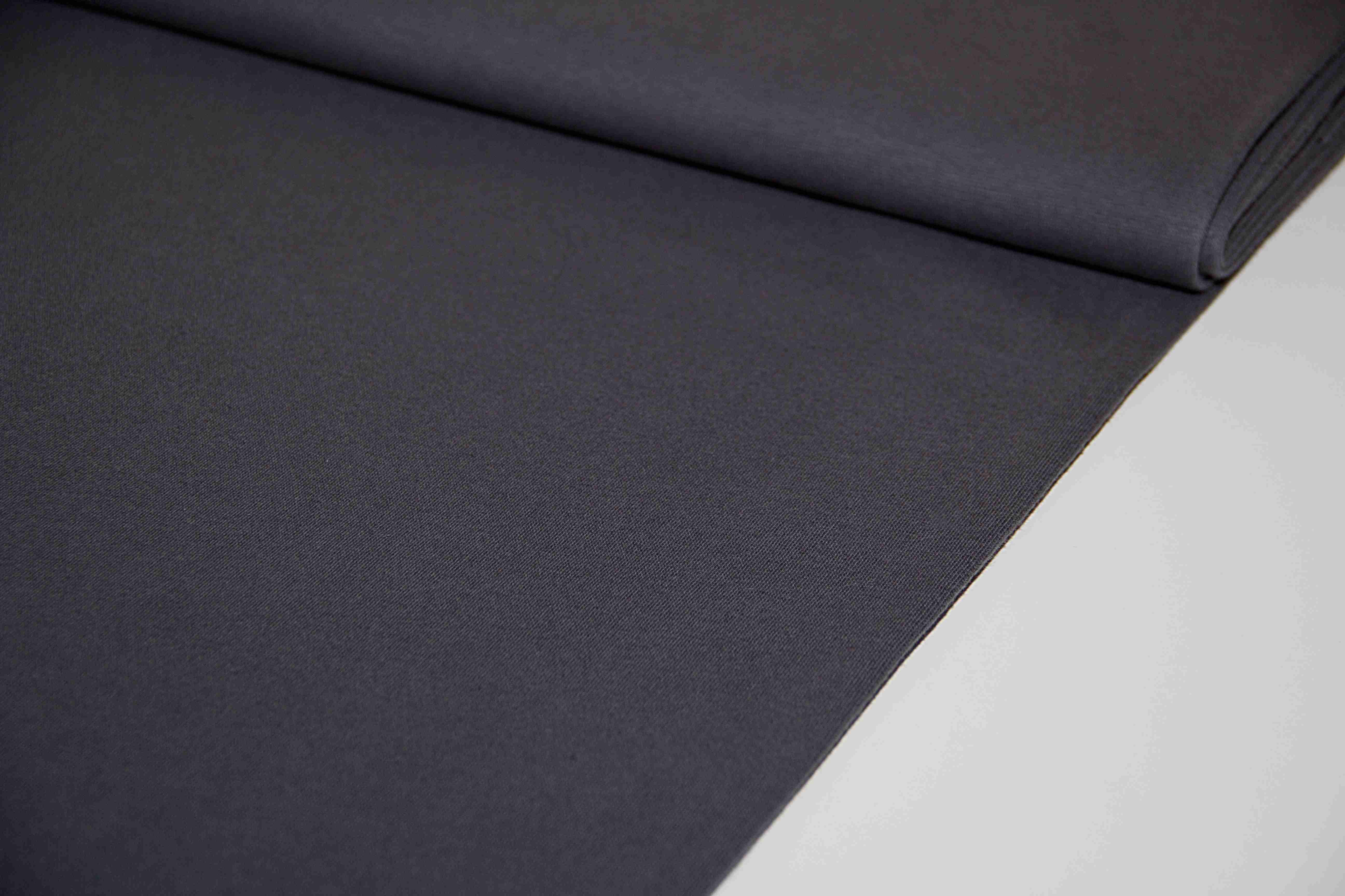 Náplet tmavě šedý