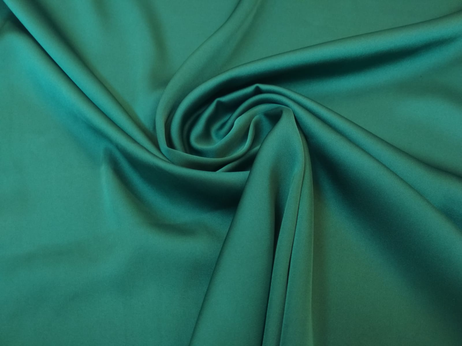 Umělé hedvábí / Silky zelené tmavé