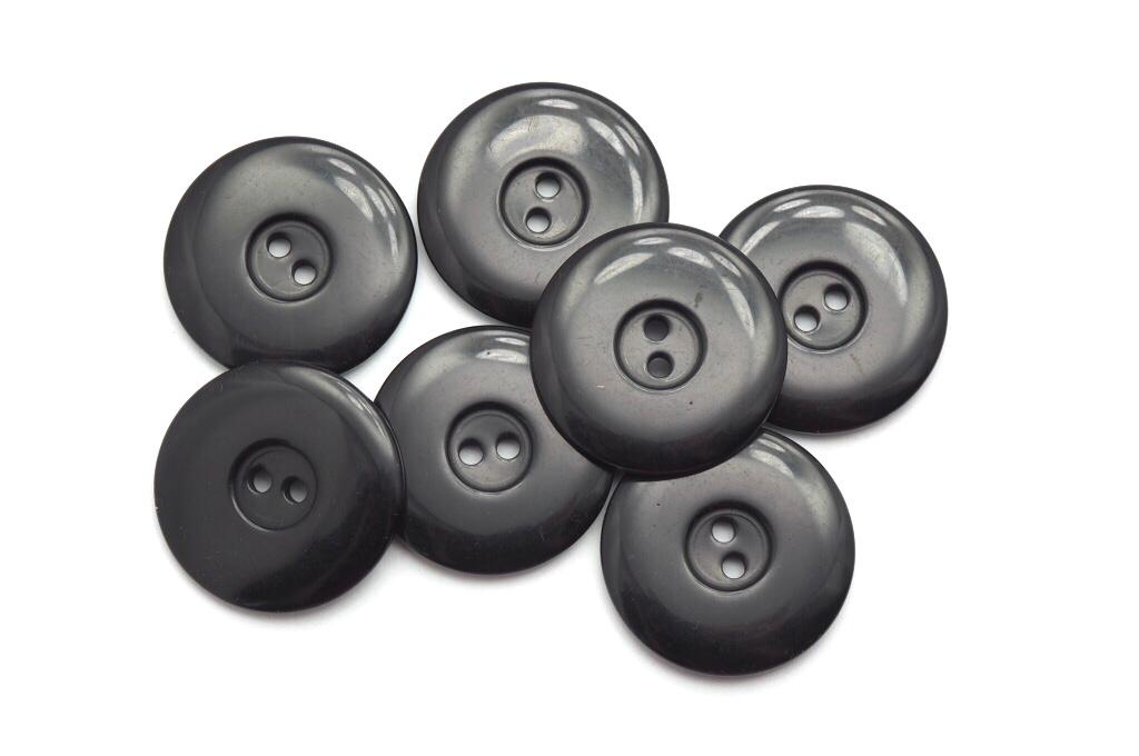 Knoflík černý kabátový průměr 3 cm