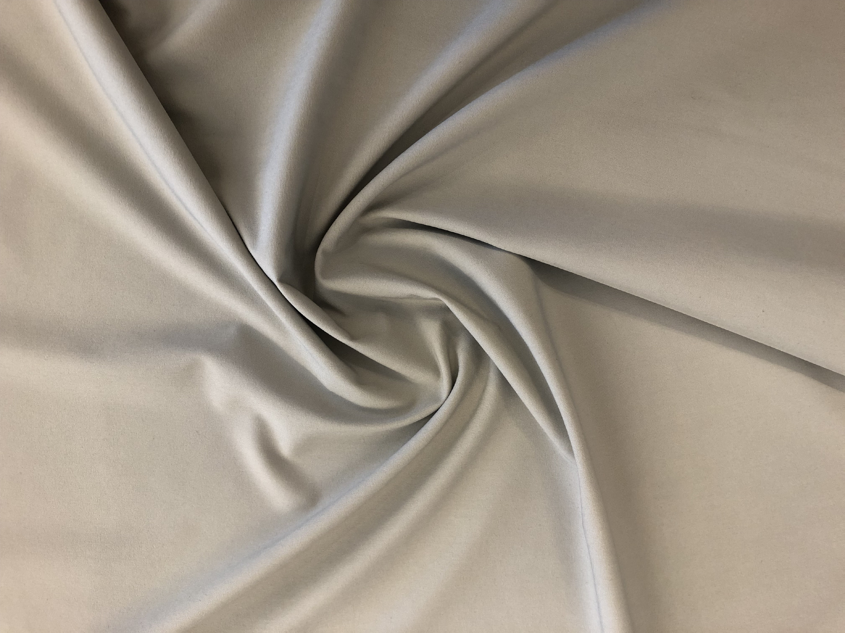 Funkční materiál šedo-béžový