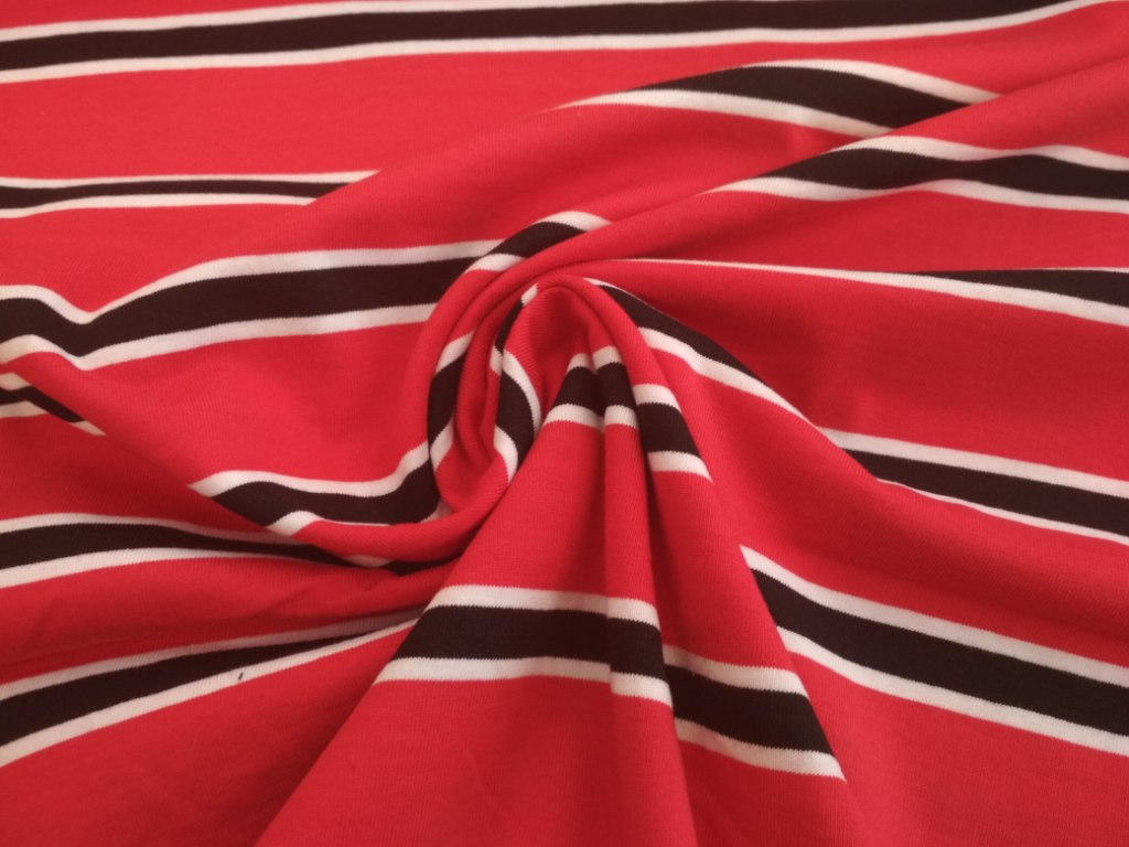 Úplet bavlněné pruhy černo červené