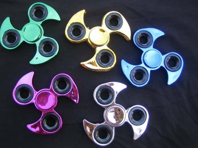 FIDGET SPINNER Ninja Lesk  mix barev'antistresová hračka ' Papermax-cz