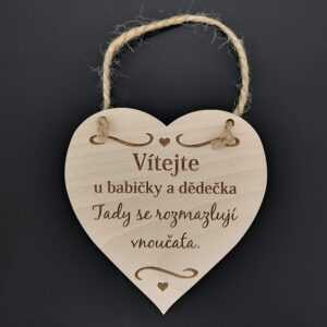 AMADEA Dřevěné srdce s nápisem Vítejte u babičky a dědečka