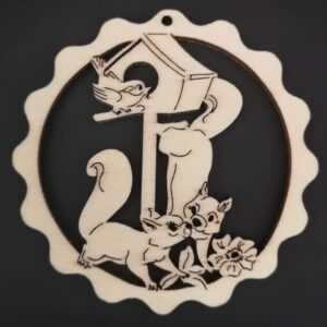 AMADEA Dřevěná ozdoba vlnka s veverkami 9 cm Bedario-cz