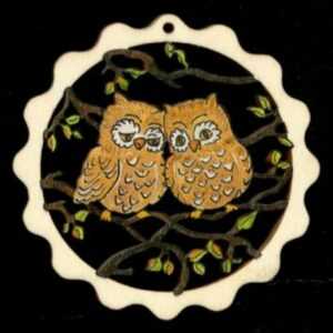 AMADEA Dřevěná ozdoba barevná vlnka se sovičkami 6 cm Bedario-cz