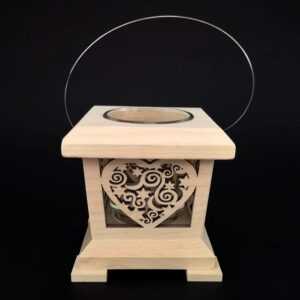 AMADEA Dřevěná lucerna s motivem srdce