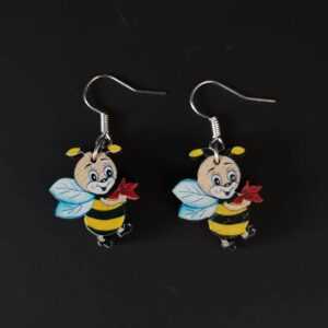 AMADEA Dřevěné náušnice čmelák