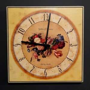 AMADEA Dřevěné hodiny nástěnné hranaté s květy