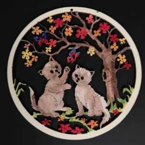 AMADEA Dřevěná ozdoba barevná kočky v kolečku 19 cm Bedario-cz